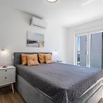 Rd - Private Paradise With Pool & Beautiful Garden - Minimum 4-night Apartment