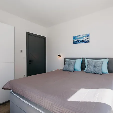شقة Rd - Private Paradise With Pool & Beautiful Garden - Minimum 4-night ماندري