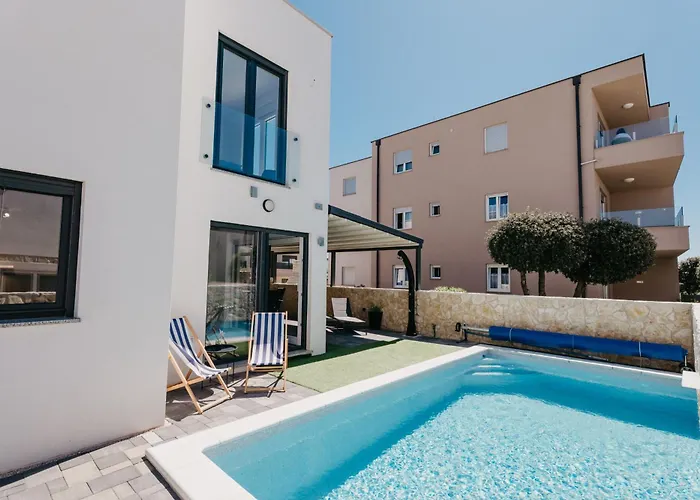 Rd - Private Paradise With Pool & Beautiful Garden - Minimum 4-night Apartman
