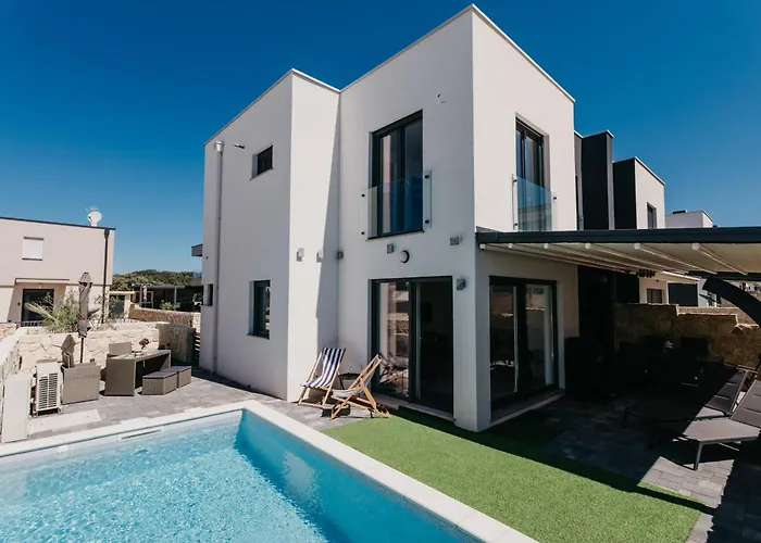 Rd - Private Paradise With Pool & Beautiful Garden - Minimum 4-night