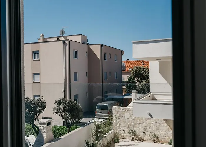 Apartman Rd - Private Paradise With Pool & Beautiful Garden - Minimum 4-night