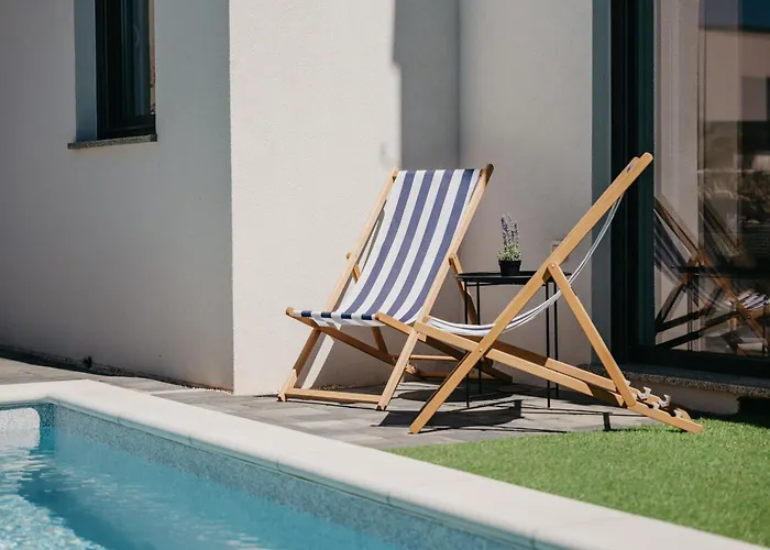 Rd - Private Paradise With Pool & Beautiful Garden - Minimum 4-night Apartment Mandre