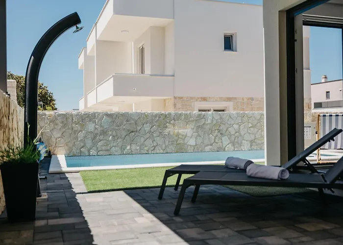 Rd - Private Paradise With Pool & Beautiful Garden - Minimum 4-night Apartman