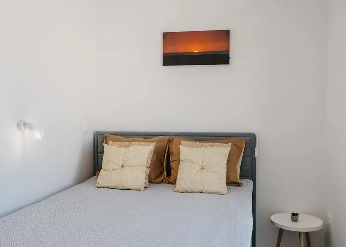 Rd - Private Paradise With Pool & Beautiful Garden - Minimum 4-night Apartment *