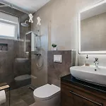Rd - Private Paradise With Pool & Beautiful Garden - Minimum 4-night * מאנדרה