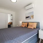Rd - Private Paradise With Pool & Beautiful Garden - Minimum 4-night דירה *