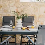 Rd - Private Paradise With Pool & Beautiful Garden - Minimum 4-night מאנדרה