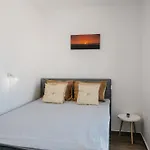 Rd - Private Paradise With Pool & Beautiful Garden - Minimum 4-night דירה *