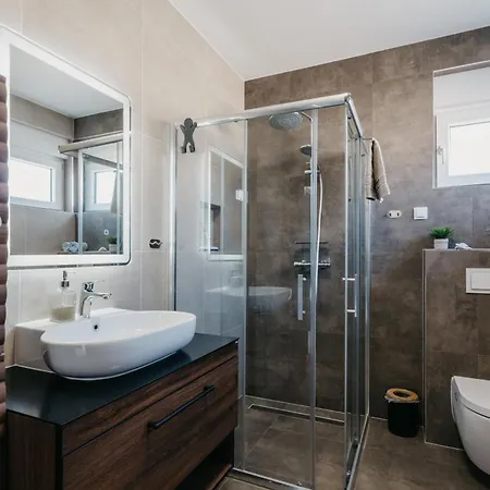 Rd - Private Paradise With Pool & Beautiful Garden - Minimum 4-night *