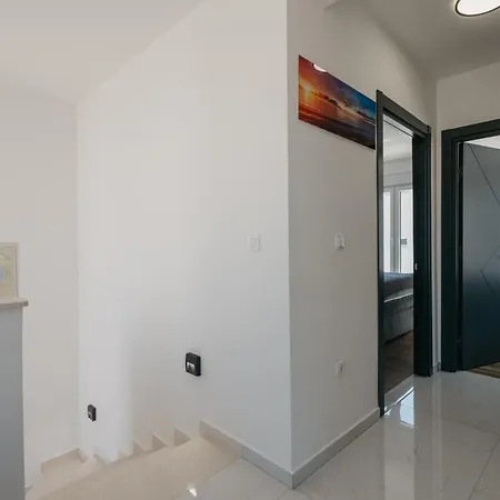 Rd - Private Paradise With Pool & Beautiful Garden - Minimum 4-night Apartment *