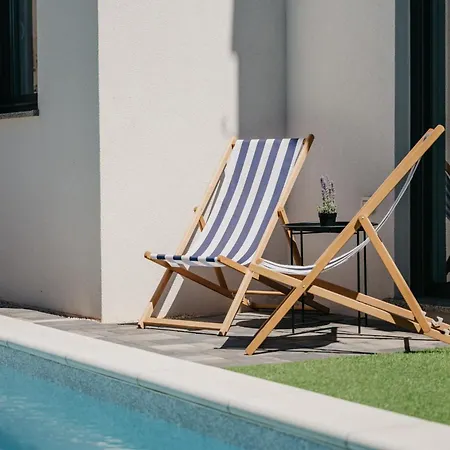Rd - Private Paradise With Pool & Beautiful Garden - Minimum 4-night Apartmán Mandre
