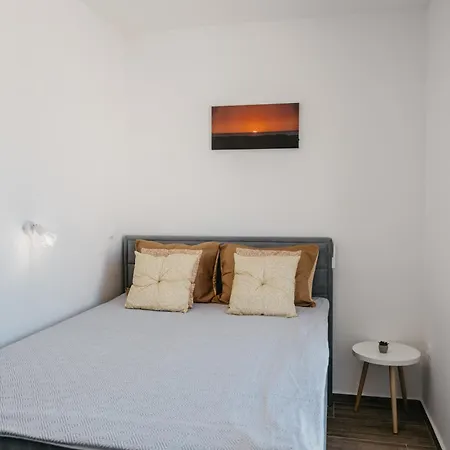 Rd - Private Paradise With Pool & Beautiful Garden - Minimum 4-night Apartmán *