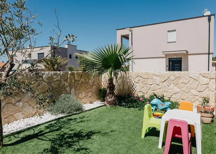 아파트 Rd - Private Paradise With Pool & Beautiful Garden - Minimum 4-night 만드레