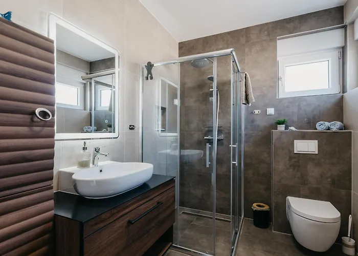 Rd - Private Paradise With Pool & Beautiful Garden - Minimum 4-night *