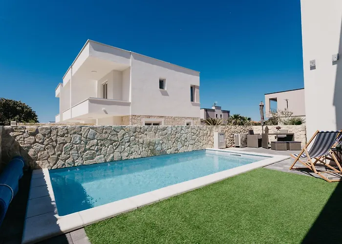 Apartman Rd - Private Paradise With Pool & Beautiful Garden - Minimum 4-night