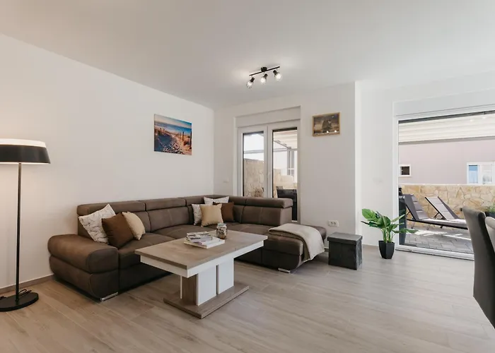 Apartman Rd - Private Paradise With Pool & Beautiful Garden - Minimum 4-night *